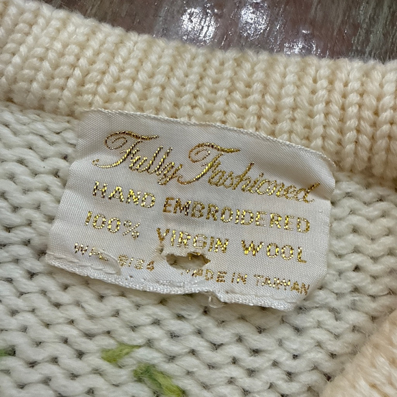 Fully Fashioned 50s Vintage Rare Cream Wool Floral Hand Embroidered Cardigan S - Picture 5 of 9